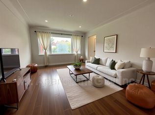 272 Upper Paradise Rd, Hamilton, ON L9C5C2