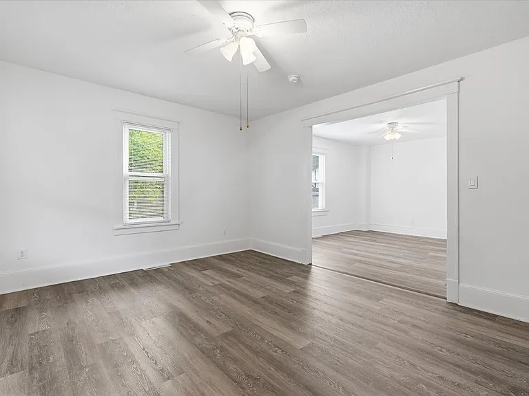 64 Penn St — Photo 18