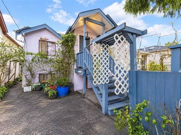 4940 Killarney St, Vancouver, BC V5R 3V7