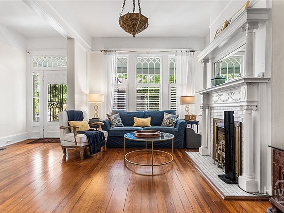 3rd image of 545 E Park Avenue