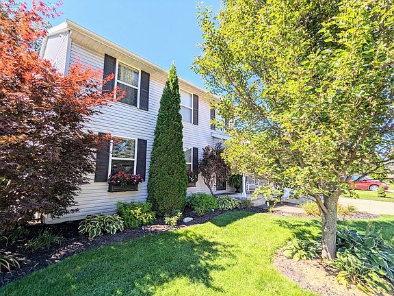 3rd image of 925 Glenview Dr