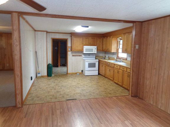 4th image of 170 Mountain View Rd