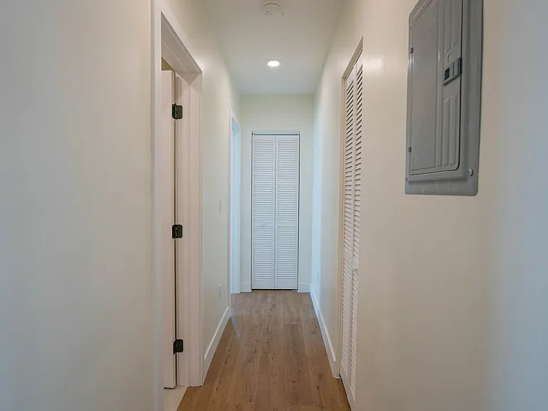 1038 S Westmoreland Ave #1 — Photo 8