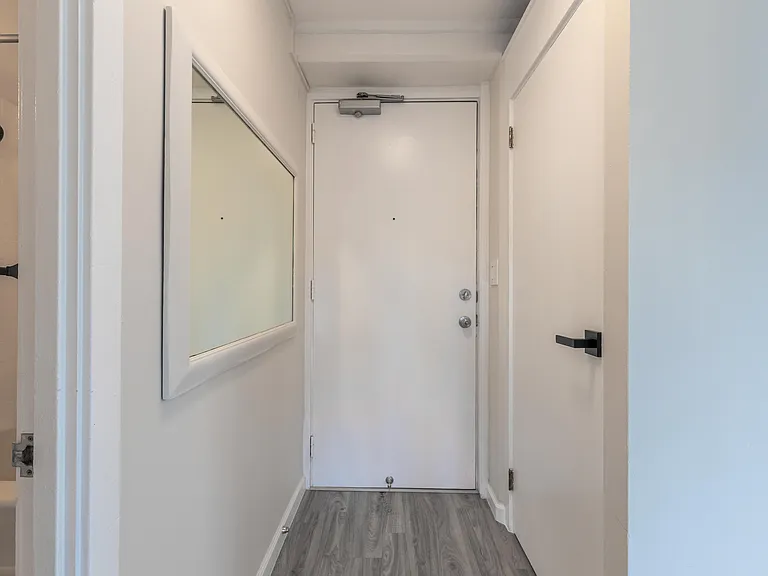 445 Kaiolu St #604 — Photo 2
