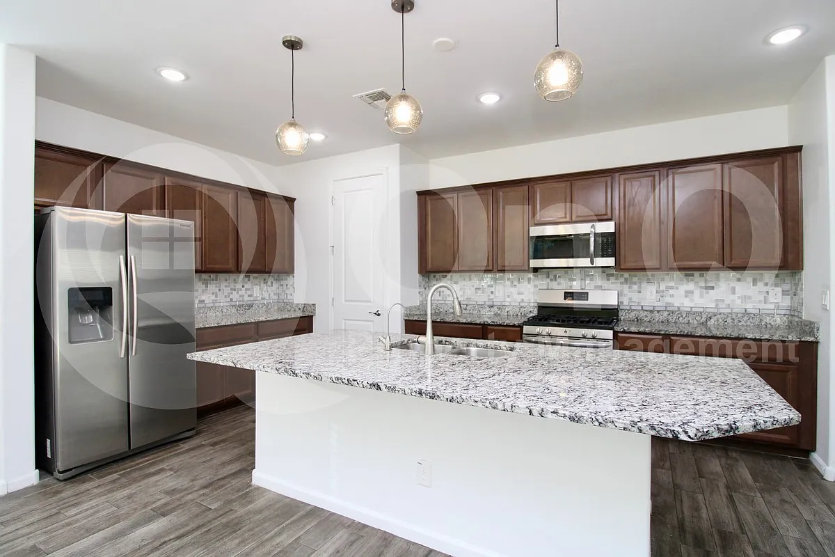 4 bed, 3.0 bath, 1778 sqft, $2,399 — Photo 3