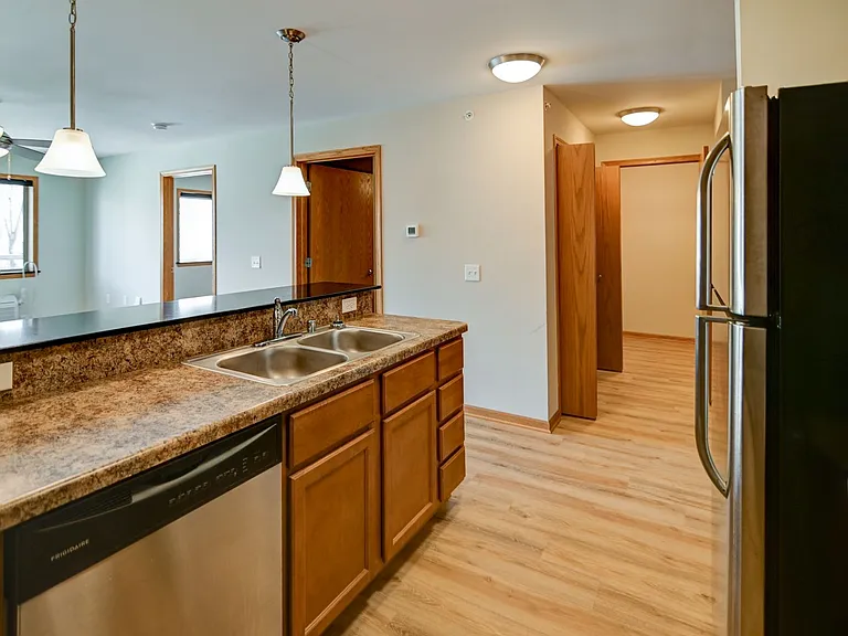 Fairhaven Court Apartments — Photo 40