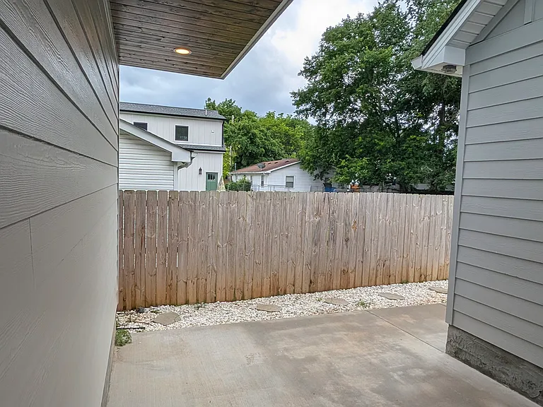 202 S Hancock St — Photo 11