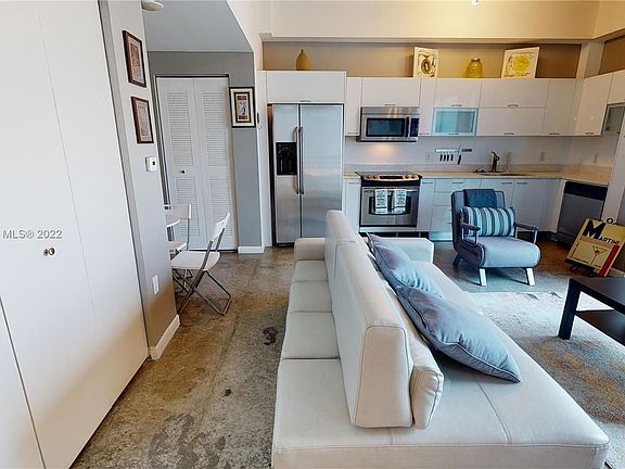 4th image of 133 NE 2nd Ave APT 1810
