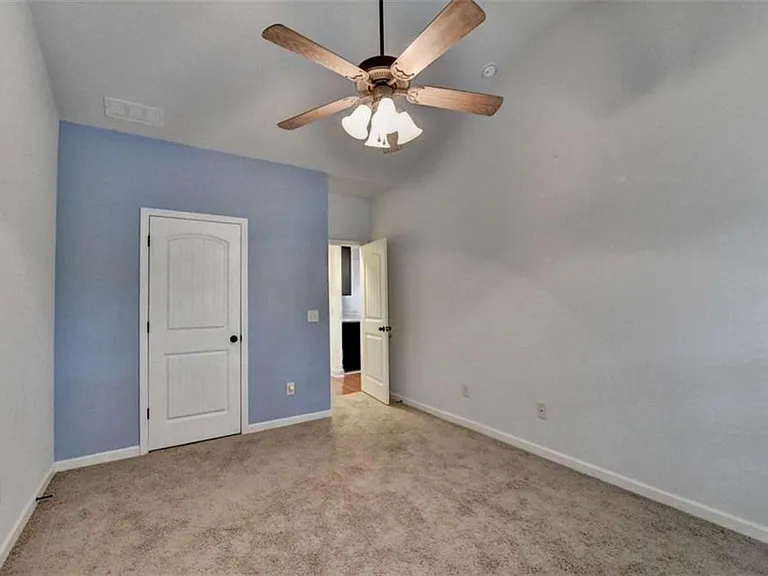 2130 Line Dr — Photo 12