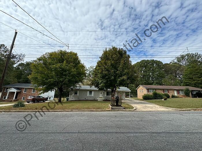 1st image of 769 Vancouver Ln