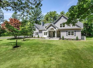 21 Melody Ln, Huntington, NY 11743