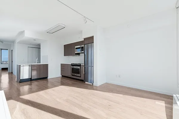 Rented by Greystar | media 4