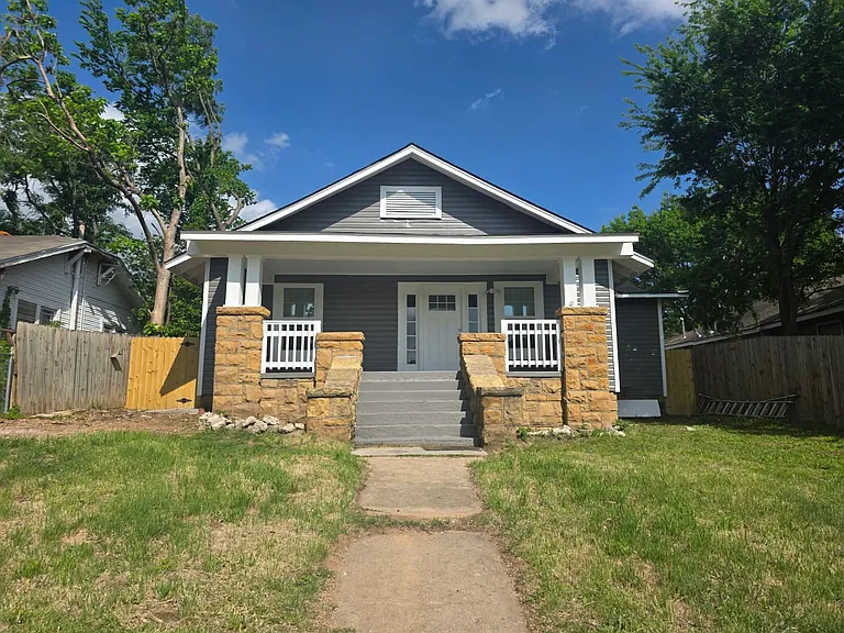 517 N Main St — Photo 3