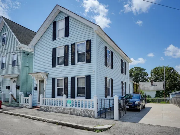 35 Agawam St, Lowell, MA 01852