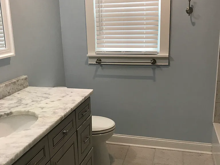 1508 Ward Ave NE — Photo 2