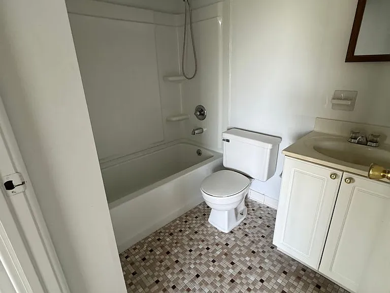 2771 Queen City Ave — Photo 7