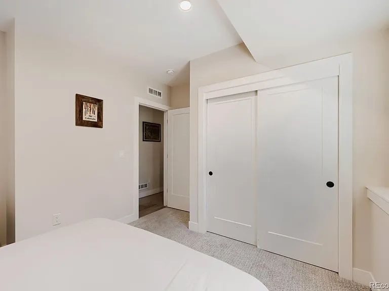 2730 N Clay St — Photo 12