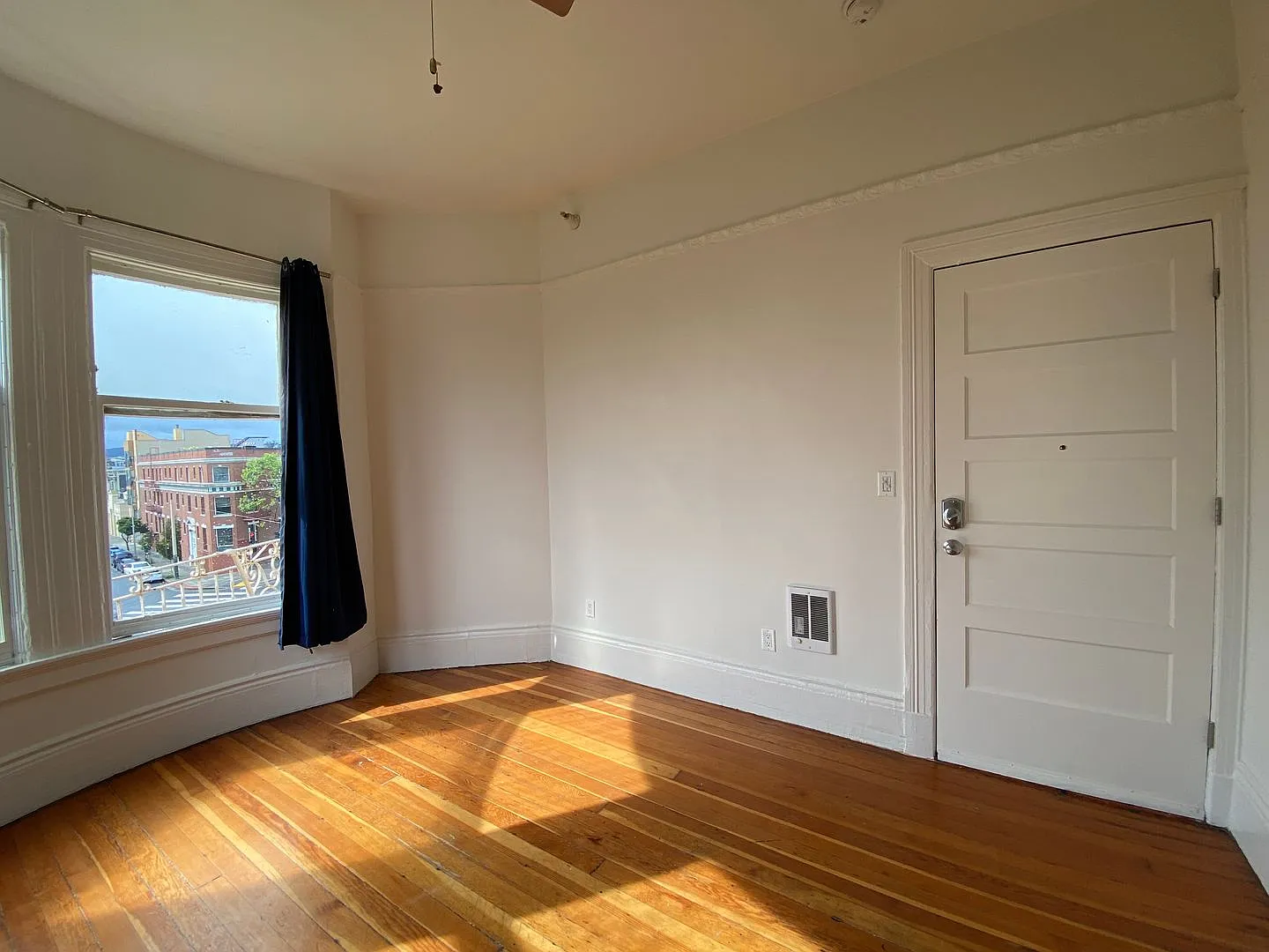 Top Floor, Private Room (SRO) with Kitchenette Available! Laundry On-Site! — Photo 3