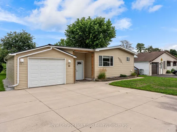 12 Velma St, Strathroy Caradoc, ON N7G 3L3