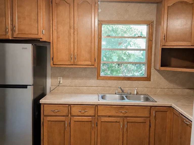 1314 Avalon Dr — Photo 6
