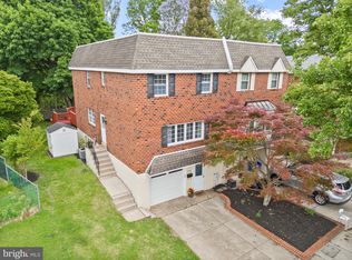 335 Leroy St, Philadelphia, PA 19128