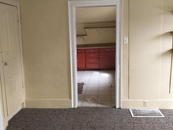 4th image of 1208 Throop St