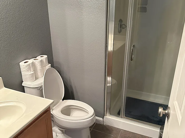 2120 Hellaby Ln — Photo 7
