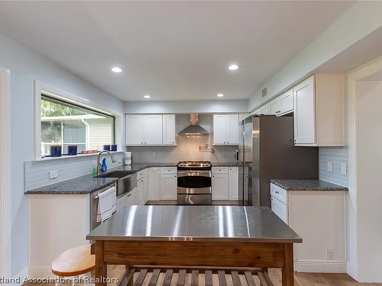 102 Squirrel Point — Photo 14