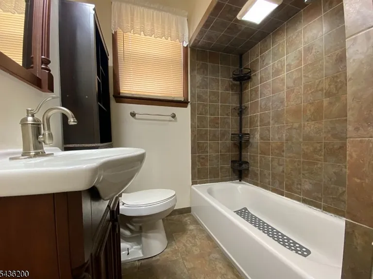 1353 Alina St — Photo 10
