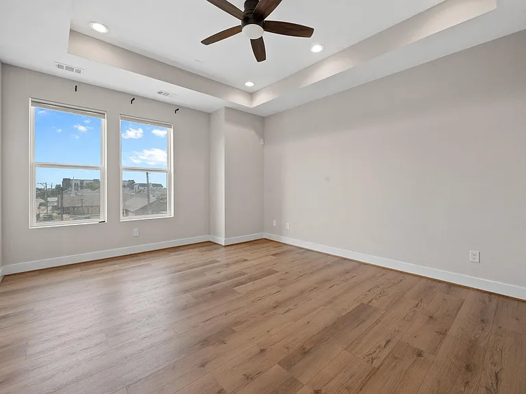 765 Grove St — Photo 18