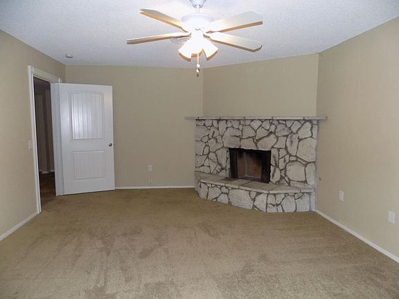 2nd image of 27212 Wedgewood Dr