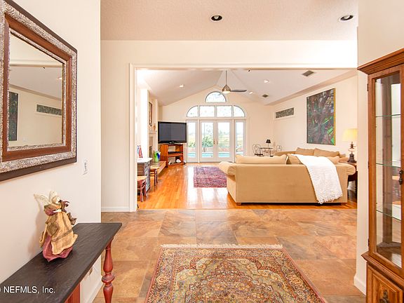 5th image of 342 Fiddlers Ct