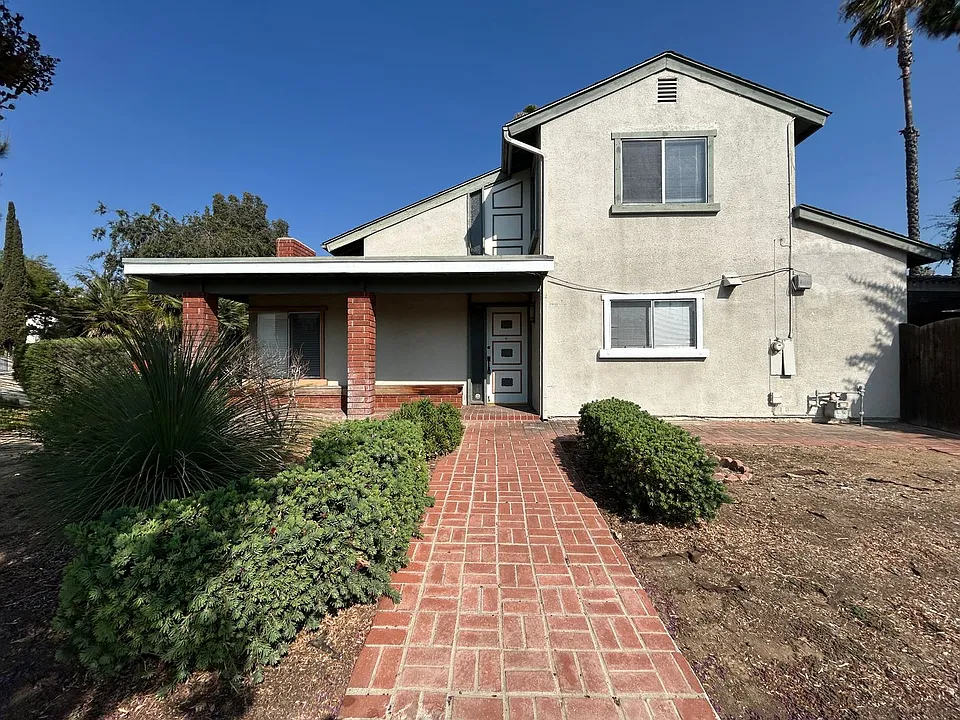 5055 Pearblossom Dr