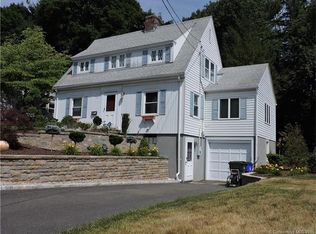 22 Oakdale St, Wethersfield, CT 06109