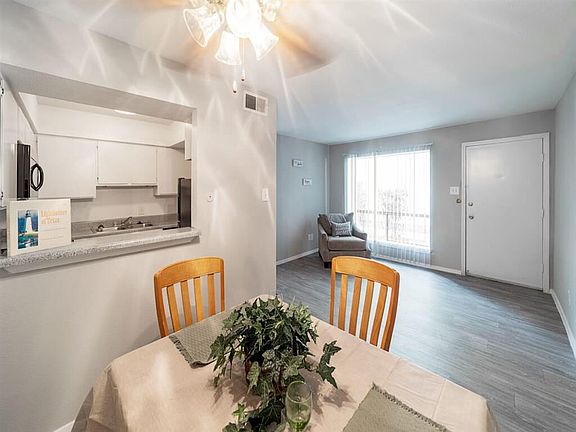 4th image of 215 Market St #10942447
