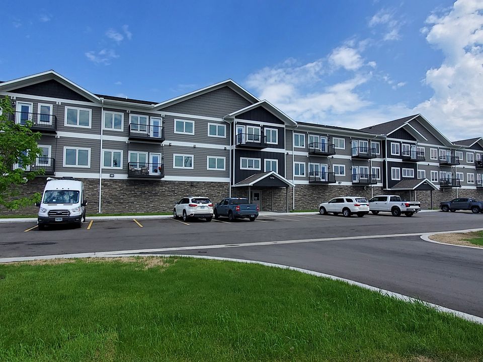 1st image of 715 Lake Shore Dr NE #105