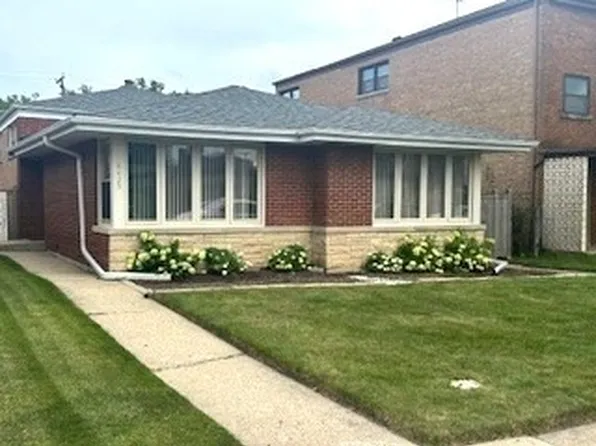 8429 Christiana Ave, Skokie, IL 60076