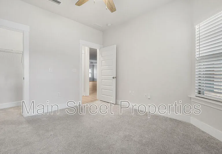 704 Brambling Ct — Photo 3
