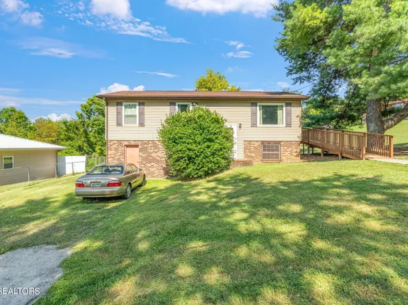 3413 Russellwood Dr, Rockford, TN 37853