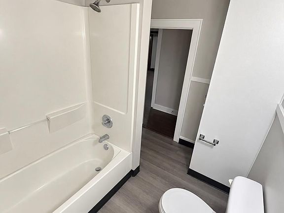 5th image of 598 Blaine Ave APT 5