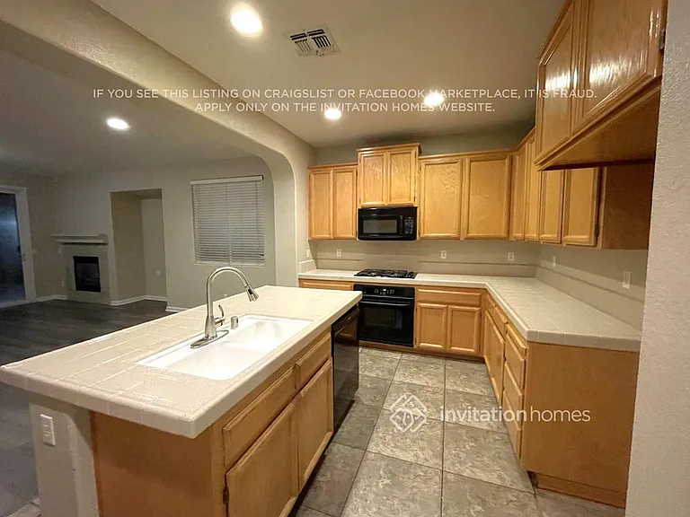 5736 Bridgecross Dr — Photo 5