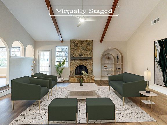 3rd image of 2105 Castle Oaks Dr