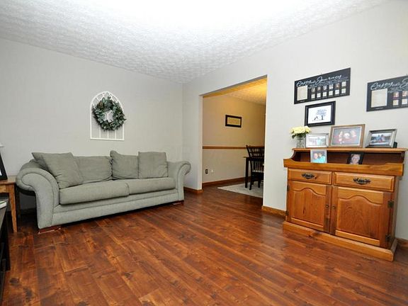 3rd image of 4417 Big Walnutview Dr