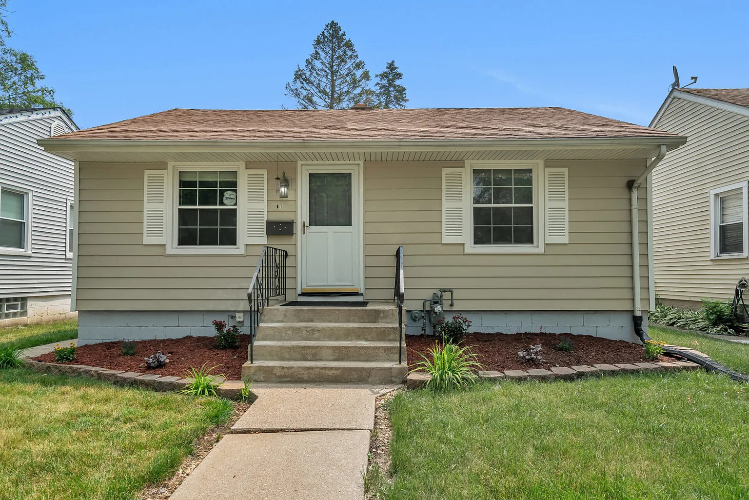 17907 Roy St photo 1