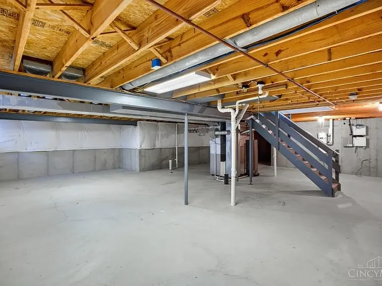 6672 Westminster Ct — Photo 31