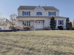1 Feather Ln, Jackson, NJ 08527