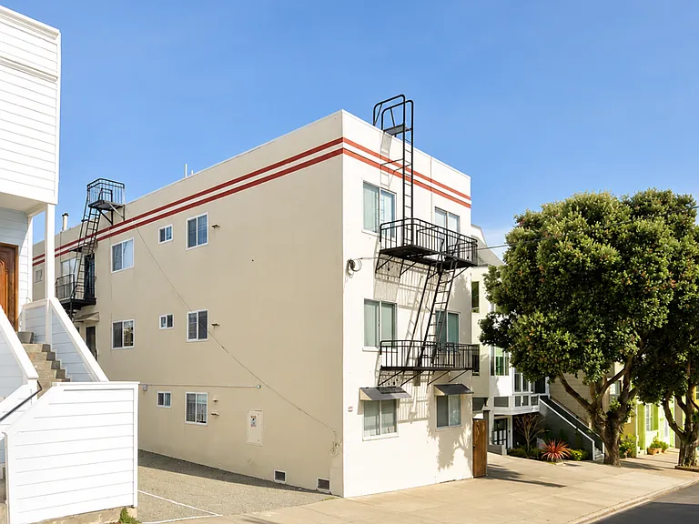 2038 McAllister St — Photo 2