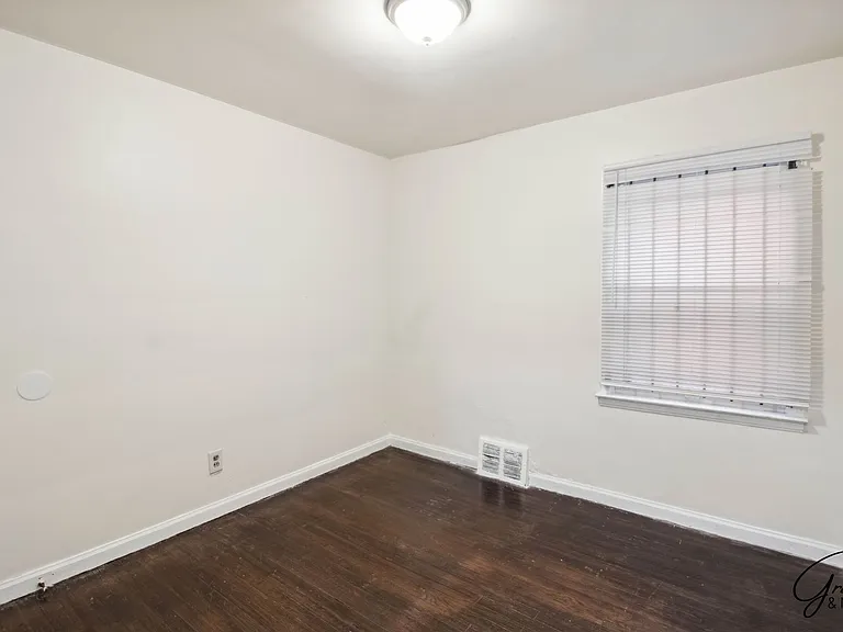 19035 Fielding St — Photo 15