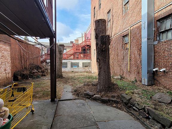 4th image of 146 N 5th St