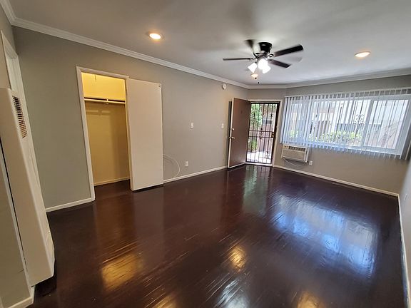 3rd image of 1425 N Mansfield Ave APT 8